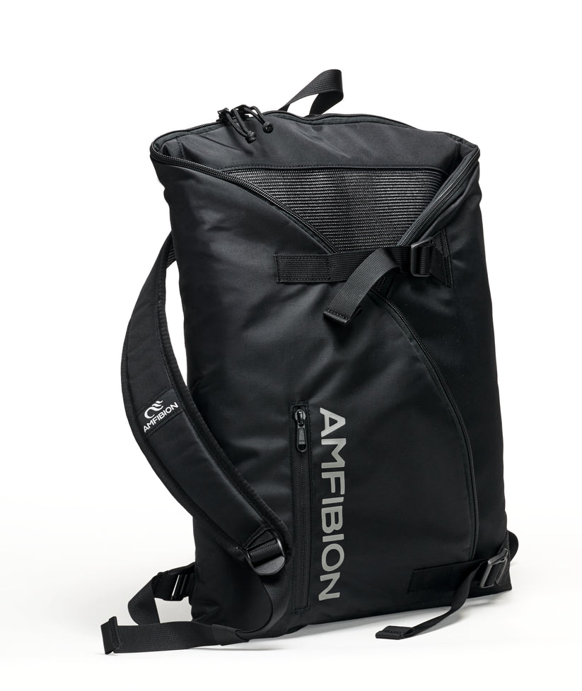 SHORELINE 2 IN 1 CHANGING MAT TO BACKPACK