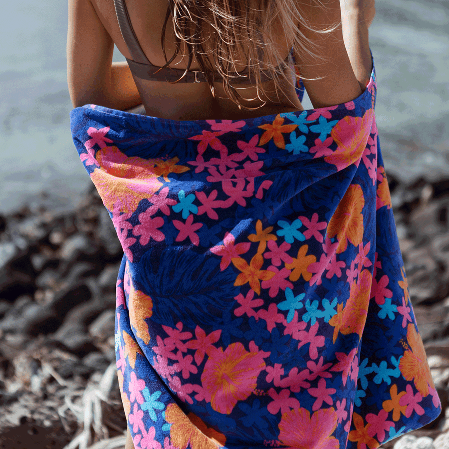 SLOWTIDE KINI KINI BEACH TOWEL DEEP POOL