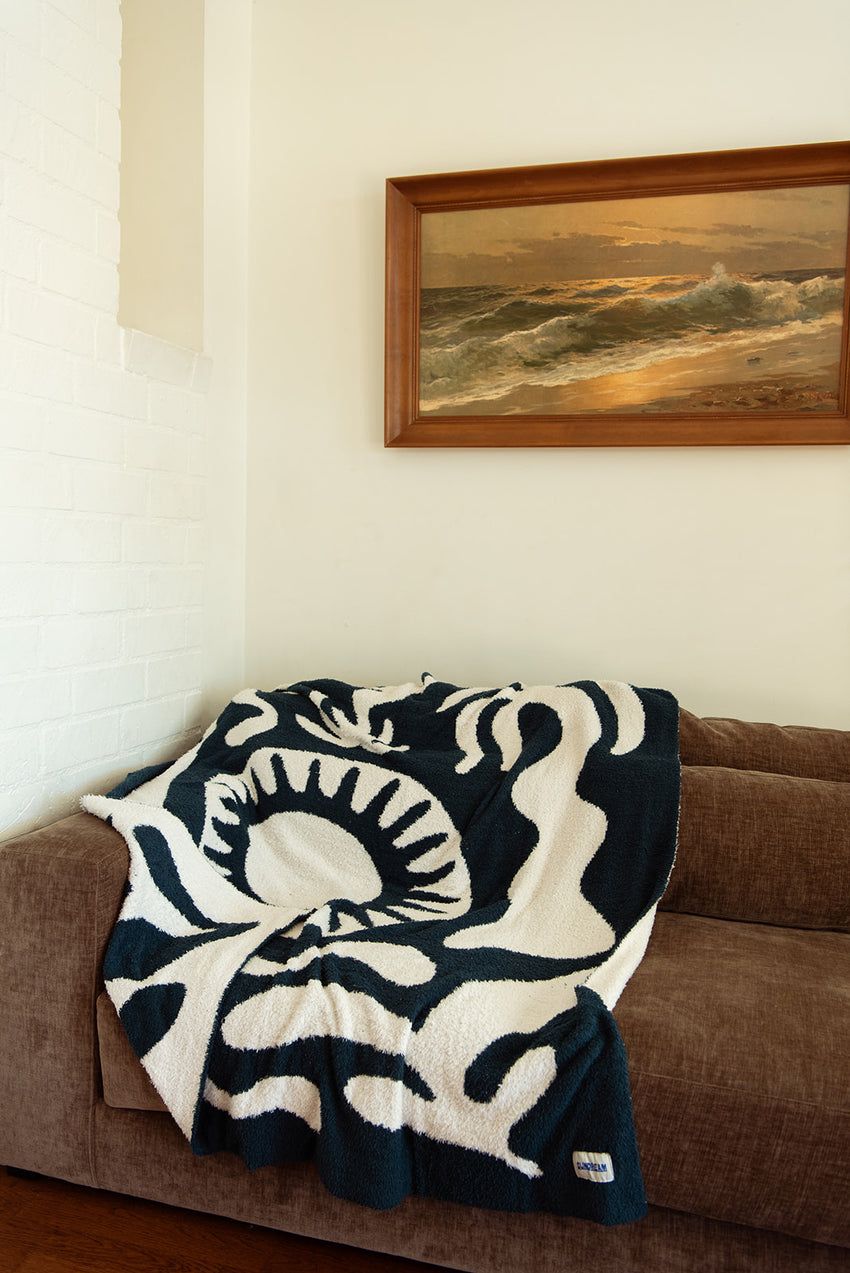 SUNDREAM PARADISE PLUSH THROW- PACIFIC BLUE